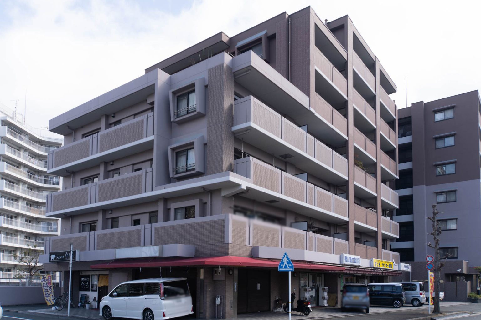 男山に「bake Cafe Mado Mittsu」ってパンと焼き菓子のお店ができるみたい。『三喜商店』があったところ。3月下旬オープン予定 