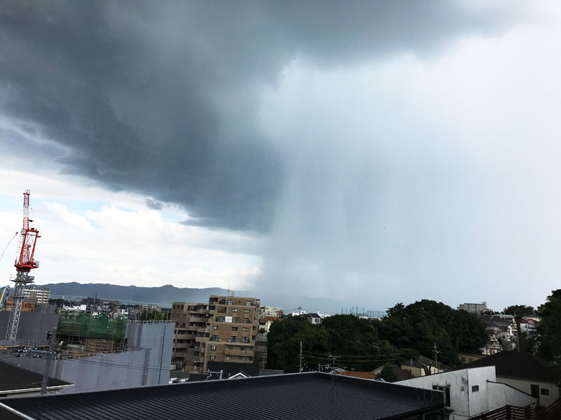 7月9日のゲリラ豪雨の境目の動画や雨関連の写真 枚方フォト 枚方つーしん