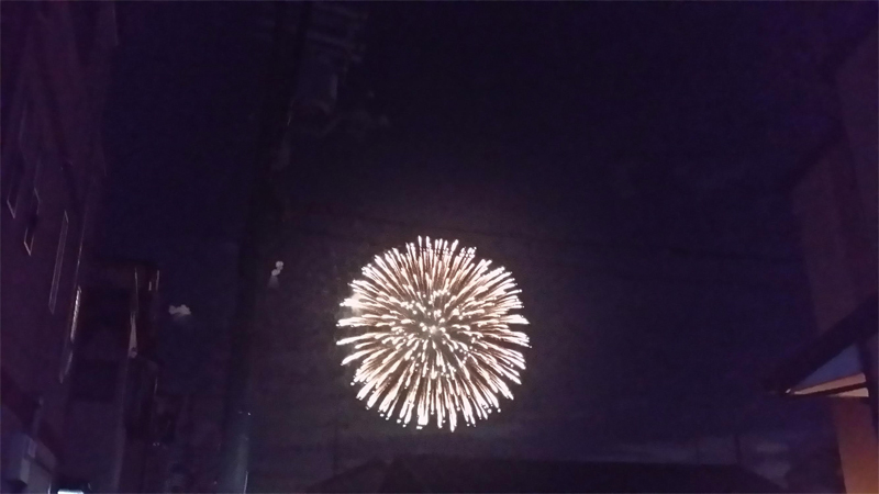 鍵屋別館からみた枚方の花火のようす 守口も少しだけみえた 枚方つーしん