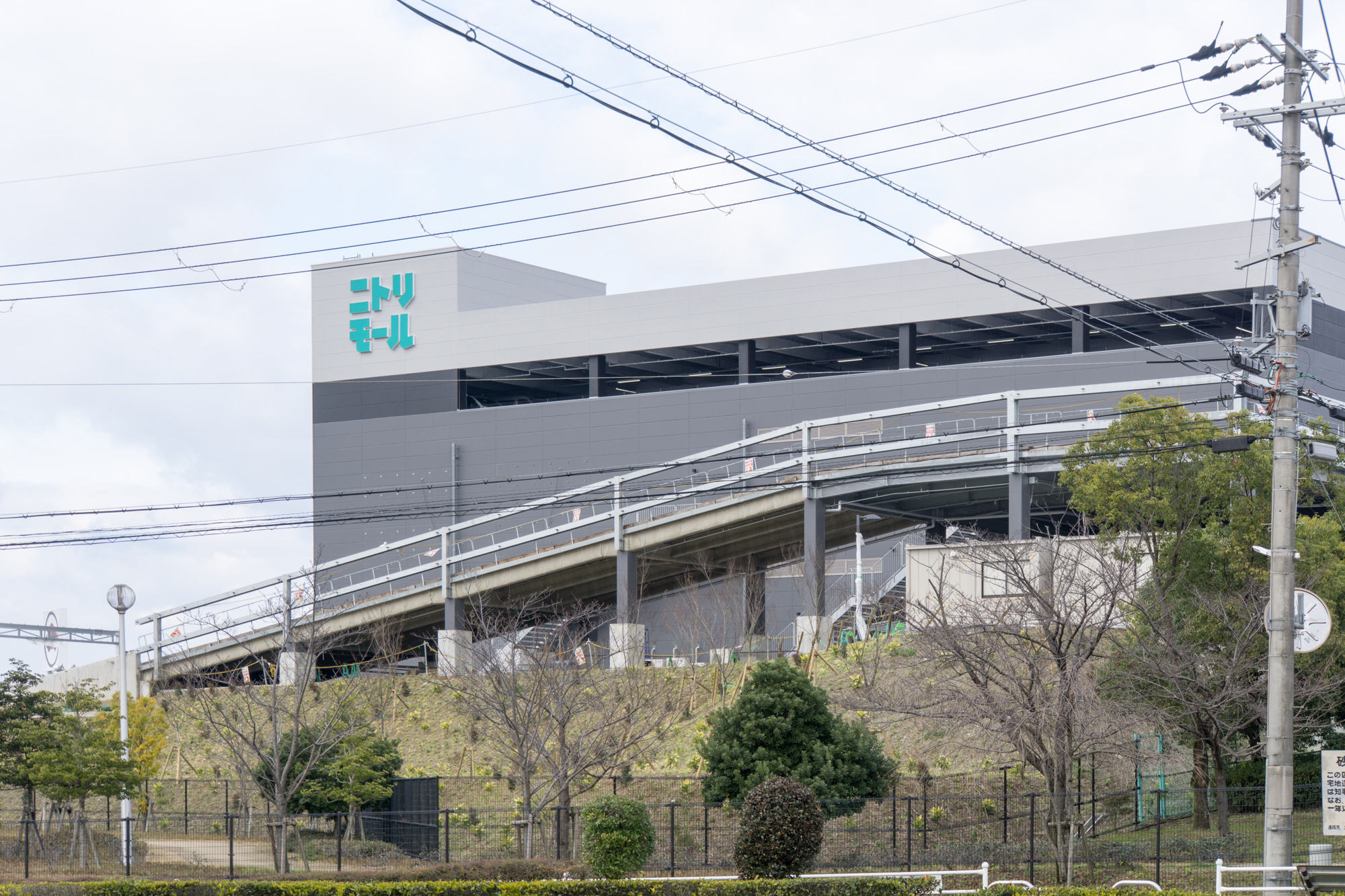 1号線ぞい北山に建設中のニトリモールに コーナン と セブンデイズサンデイ が入るみたい 枚方つーしん