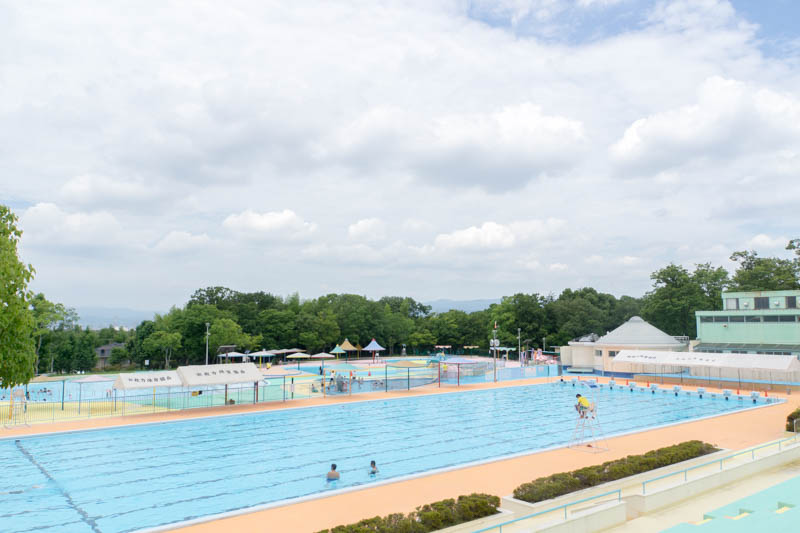 王仁公園プールの再整備が検討されてるそうな 市は年間利用可能な全天候型施設を望んでる模様 枚方つーしん