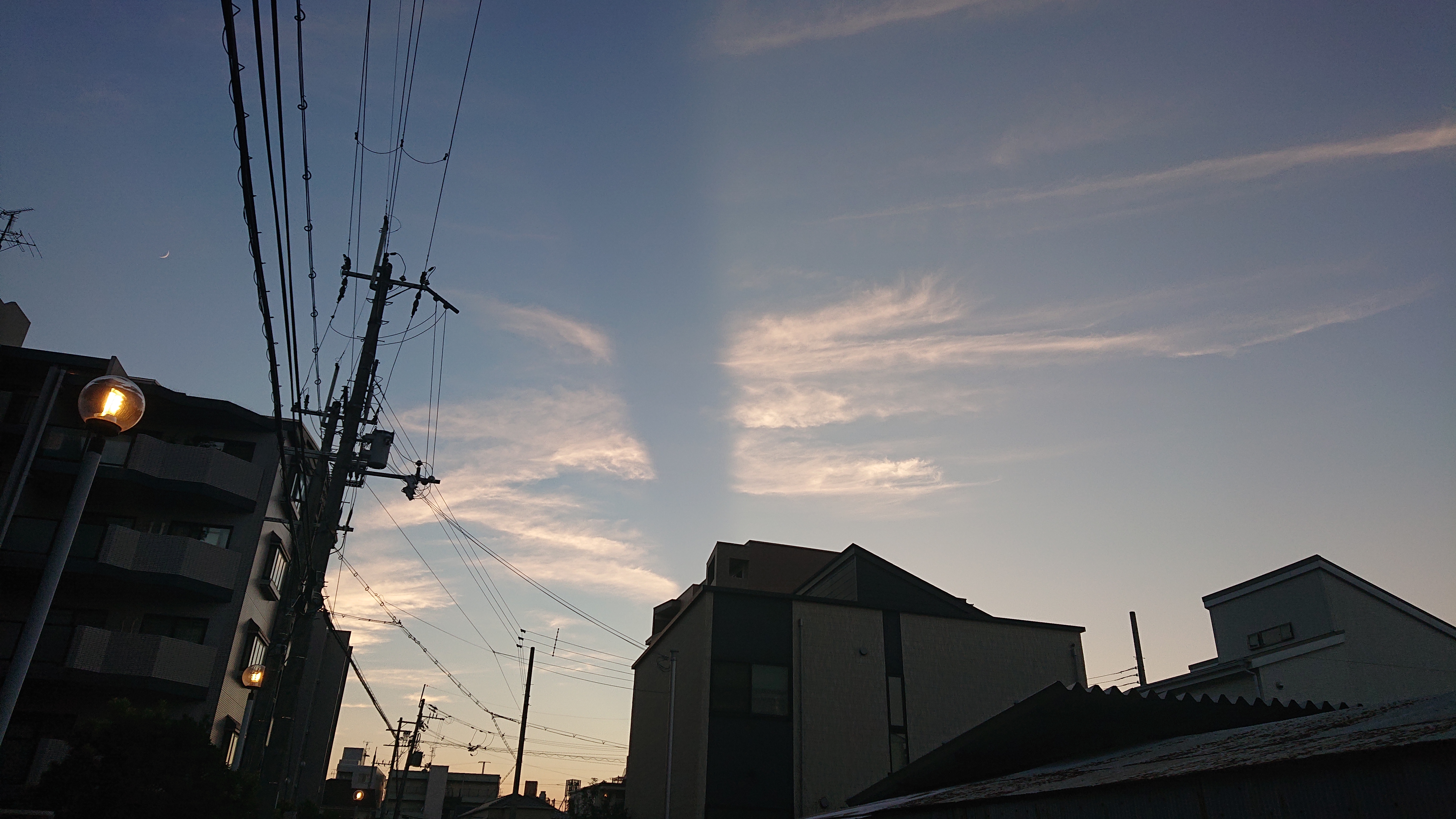 枚方各地で目撃された雲が割れたような不思議な現象 枚方フォト 枚方つーしん